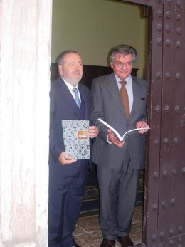 Rodríguez Galindo y Balón con la remozada publicación.