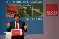 Javier Fernández dice que no contestará a las críticas de Pérez-Espinosa ya que "no es candidata"