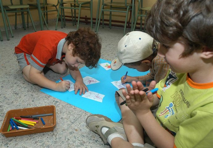 Niños participantes en los Coles Abiertos por Navidad