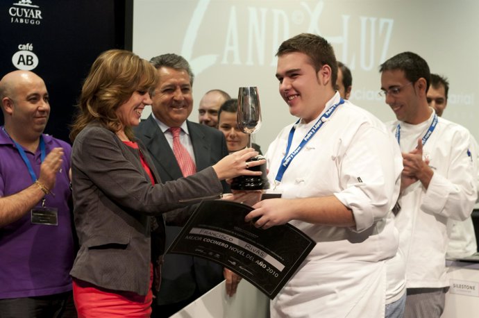 El granadino Francisco Javier Riva recibiendo su galardón.