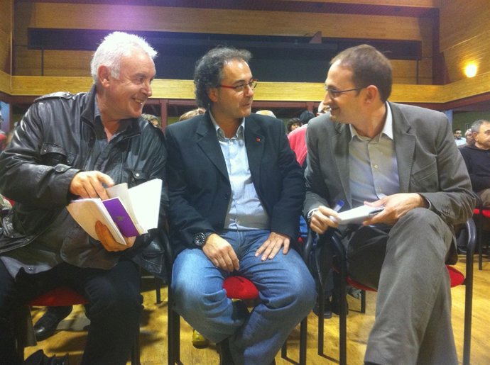 Cayo Lara apoya la candidatura de Herrera 