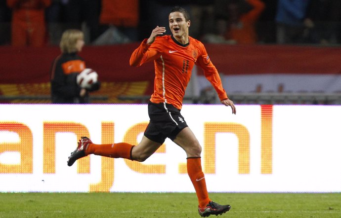 Afellay celebra un gol con la selección holandesa