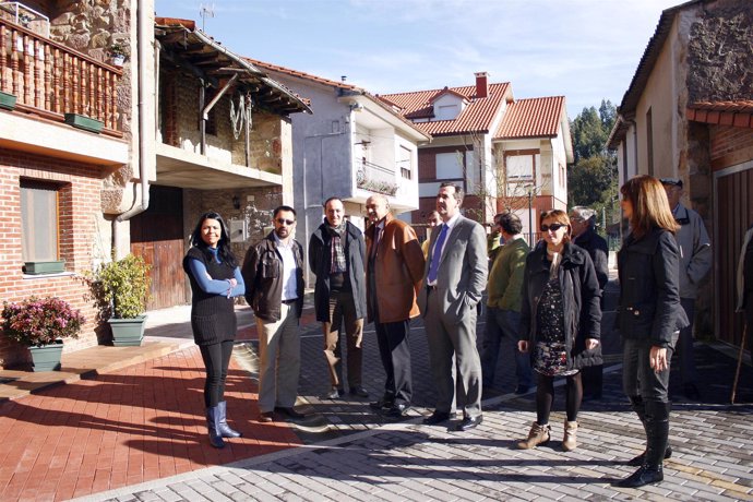 Inauguración barrio Novales en Villabáñez (Castañeda)