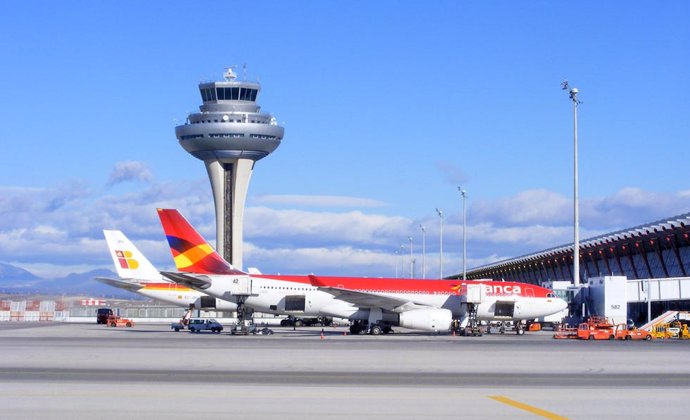 Avión de Avianca en aeropuerto