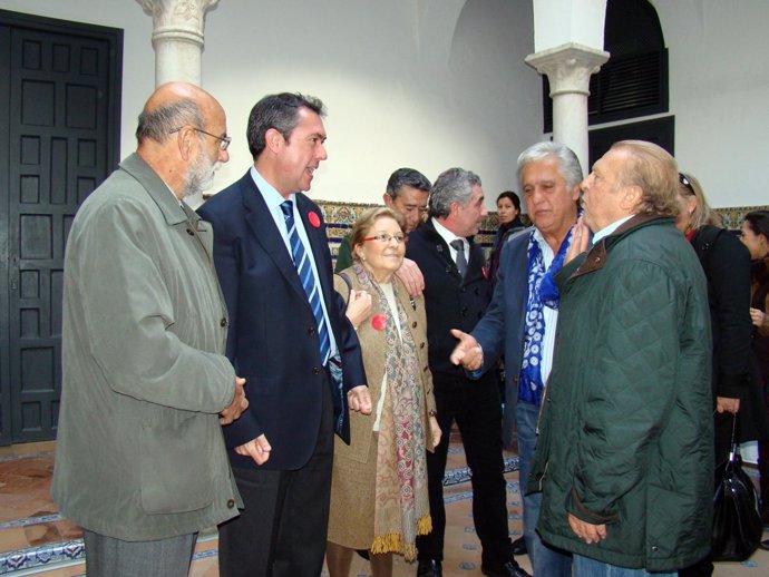 Juan Espadas, con El Lebrijano y Chiquetete, en presencia del delegado provincia