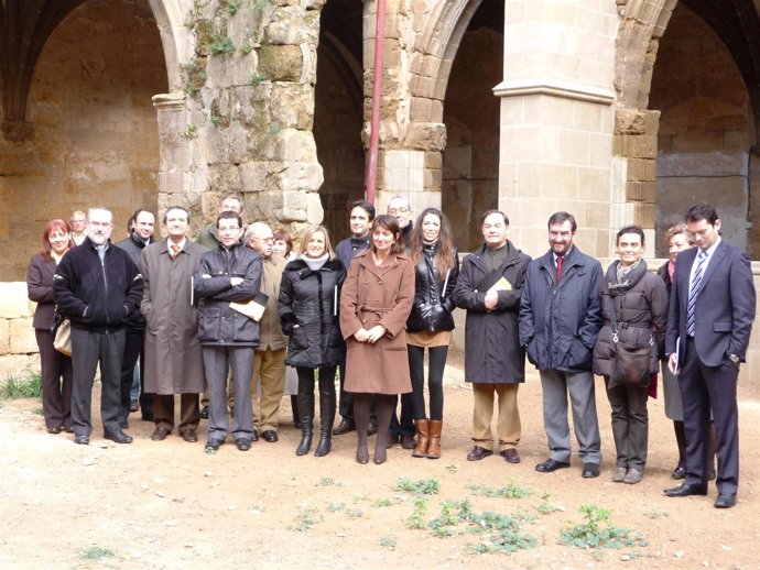 La comisión de Cultura y Turismo del Parlamento foral visita el Monasterio de Fi