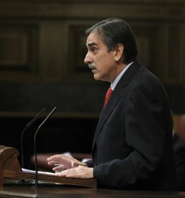 ministro de Trabajo, Valeriano Gómez, en el Congreso