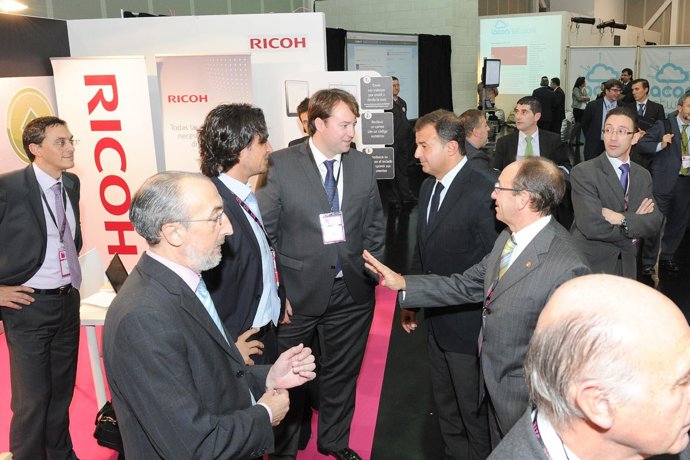 El conselleiro, durante su visita a Site