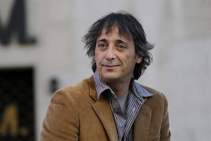 Posado de Javier Coll 