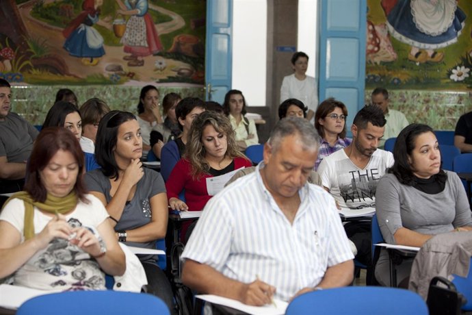 Especialistas analizan la intervención socioeducativa en jóvenes con dificultad 