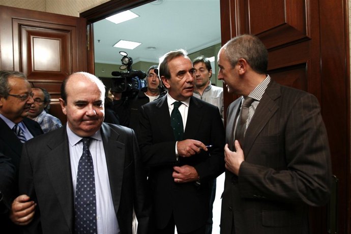 Benegas, Zarrías, Alonso y Erkoreka, en la primera reunión de la Comisión de Tra