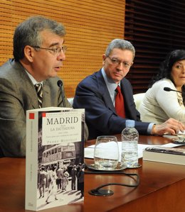 El alcalde de Madrid presenta el libro del Cronista de la Villa Pedro Montoliú