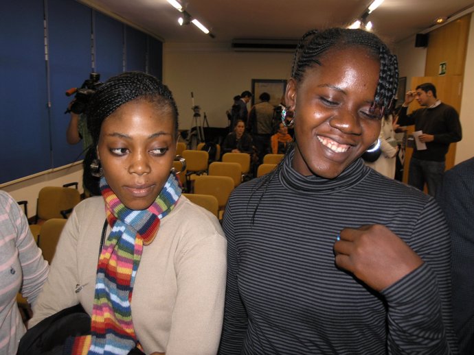 Las niñas ex soldado de Sierra Leona becadas por la UAL
