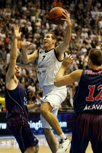 El Caja laboral, tercera derrota consecutiva