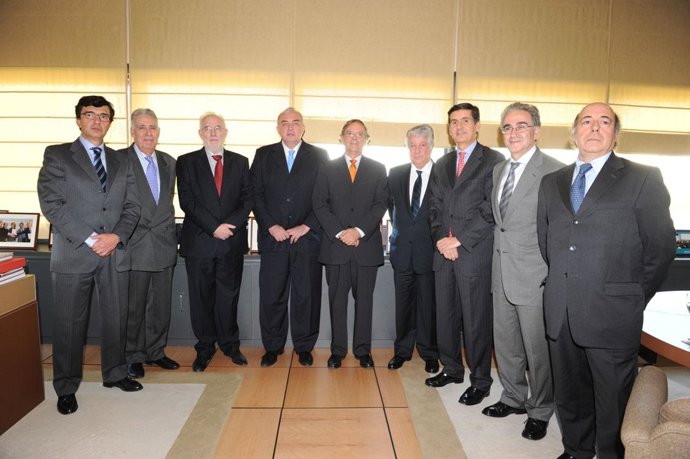 Los rectores madrileños junto a Arturo Fernández