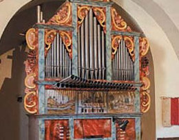 El grupo Vox Hvmana y el organista Raúl del Toro, en la iglesia de San Nicolás d