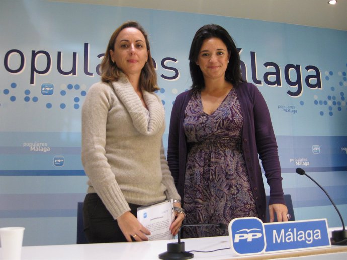 La vicesecretaria general del PP de Málaga, Margarita del Cid, unto a la secreta