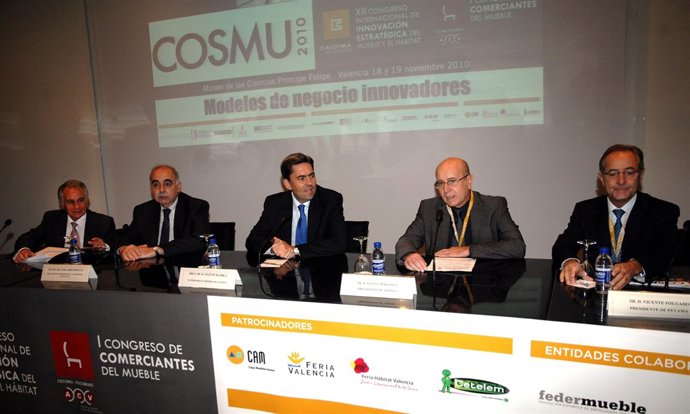 Participantes en la inauguración de Cosmu 2010.