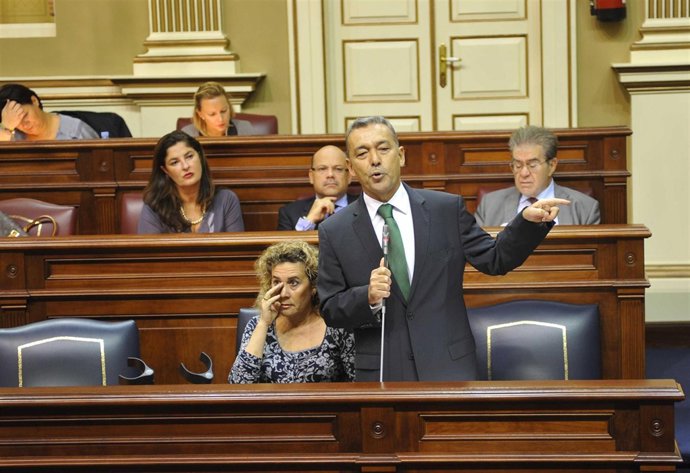 Fotos El Presidente Del Gobierno, Paulino Rivero, Asiste Al Pleno Del Parlamento