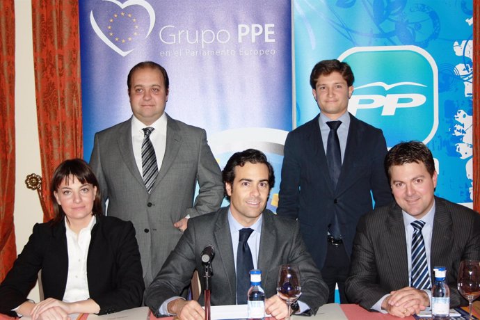 V Cumbre de la Red de Jóvenes Parlamentarios del PP Europeo en Pamplona.
