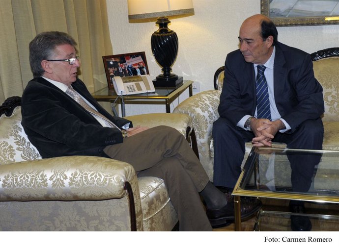 Encuentro Entre Rafael Barra Y González Cabaña