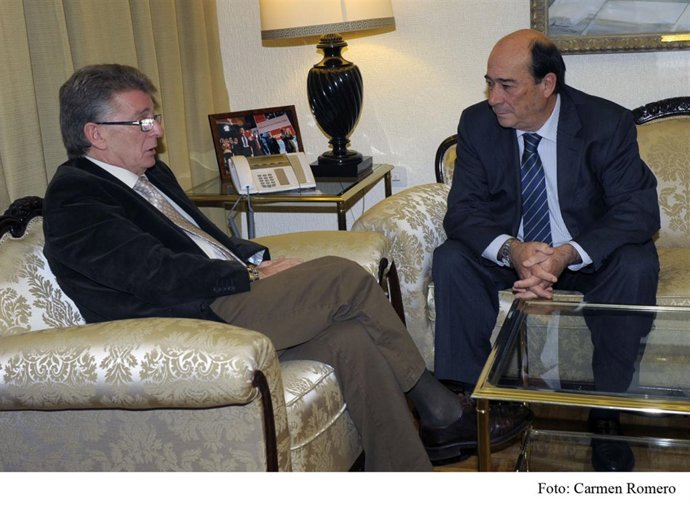 Encuentro Entre Rafael Barra Y González Cabaña