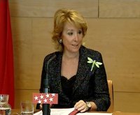 Aguirre defiende a Gallardón y dice que a ayuntamientos se les ha tratado de forma "discriminatoria y desigual"