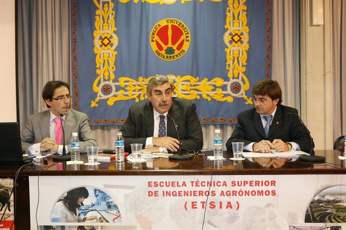  De izda. a dcha., Juan Carlos Gil, Ignacio Martínez Alfaro y Miguel Reta, en la