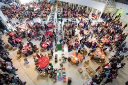 'Construint a la sala'