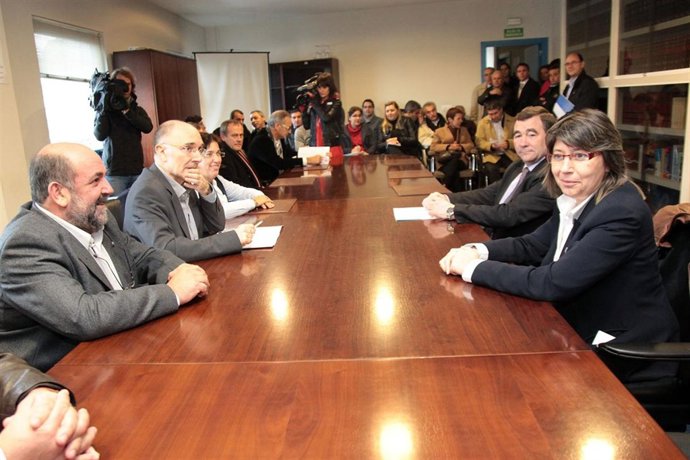 A conselleira do Mar, Rosa Quintana, acompañada do director xeral de Competitivi