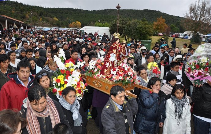 Procesión de la virgen del Quinche en Torreciudad
