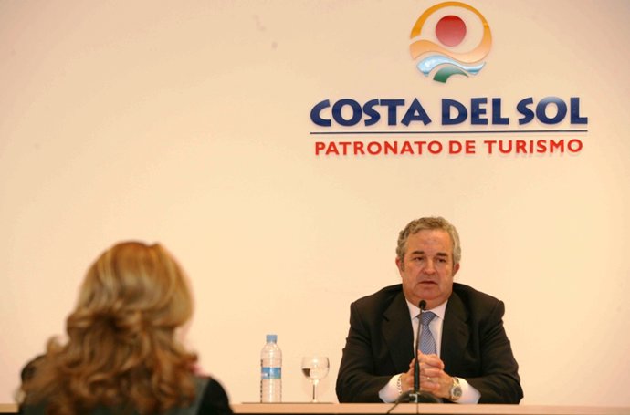 Se Adjunta Nota De Prensa Y Foto. AUMENTAN LOS VIAJEROS NACIONALES QUE SE DESPLA