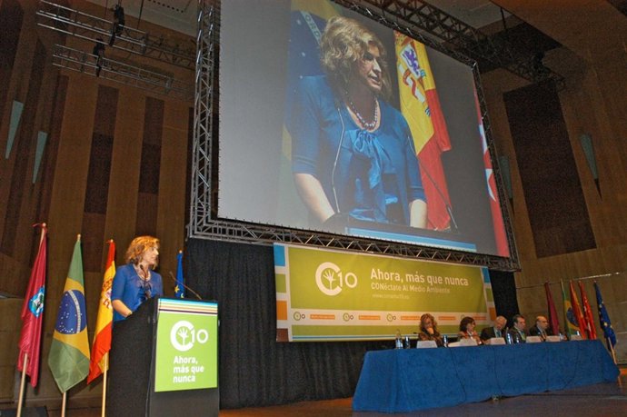 Botella, durante la inauguración