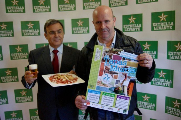 el director general de Estrella de Levante, Patricio Valverde (izquierda); y el 