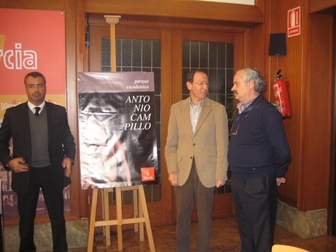 El alcalde de Murcia presenta el parque escultórico dedicado a la obra y memoria