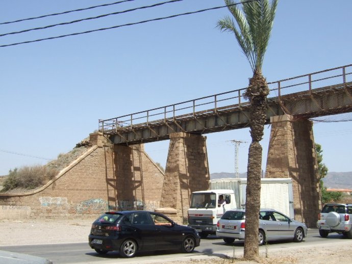 Adif cede al Ayuntamiento de Águilas (Murcia) el puente ferroviario de 'Las Cule