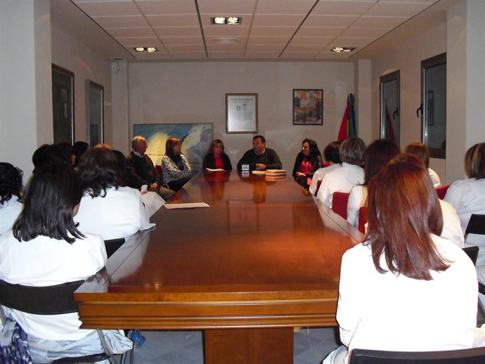 La Junta forma en atención a dependientes a mujeres desempleadas de Benahadux