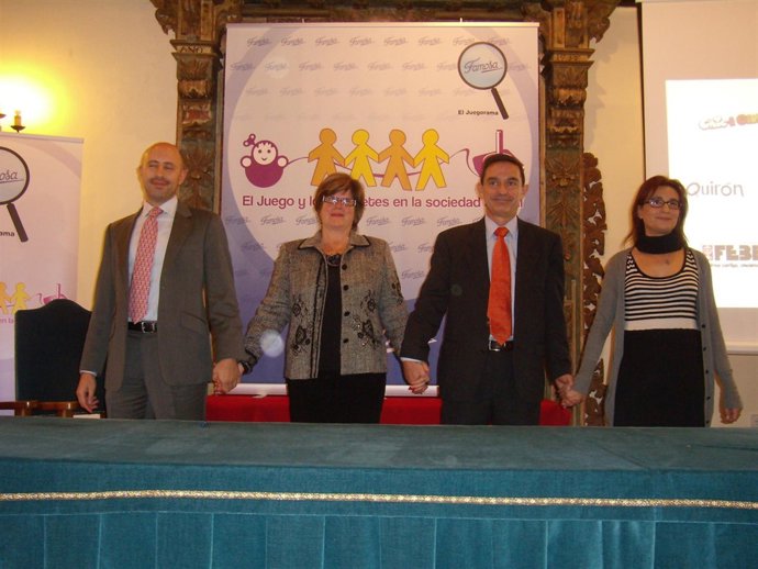 Eduardo Garagorri (director de Producto, Marketing y Ventas de Famosa), Elisa Ri