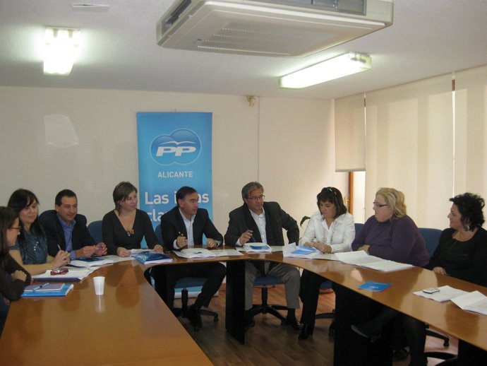 Los miembros del PP en la provincia de Alicante constituyen el Comité de Program