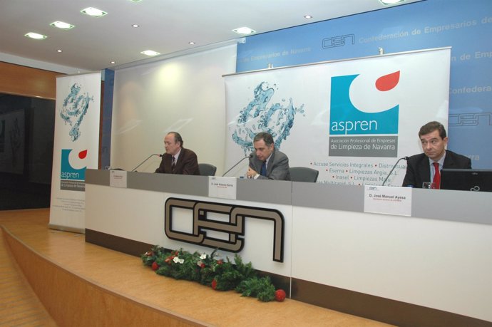 El presidente de Aspren, Alfonso Ruiz; el presidente de la CEN, José Antonio Sar