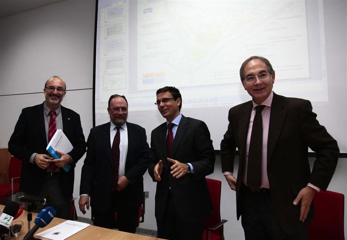 Cuenca, Lodeiro y Quero en la rueda de prensa.