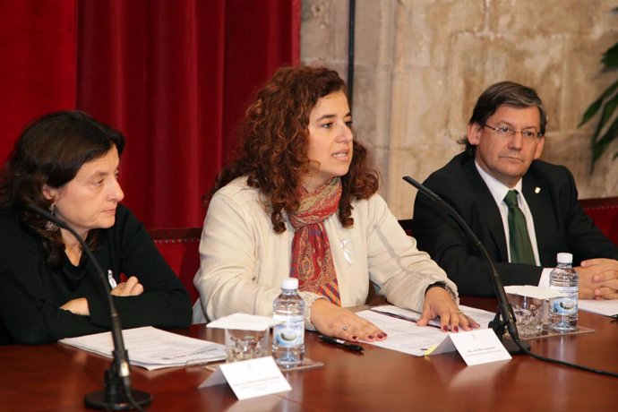 Fina Santiago, Pilar Costa y Vicenç Thomàs 