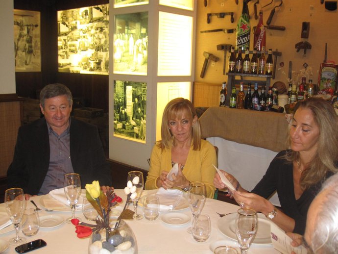 Isabel Carrasco en la presentación de productos de León en Sevilla