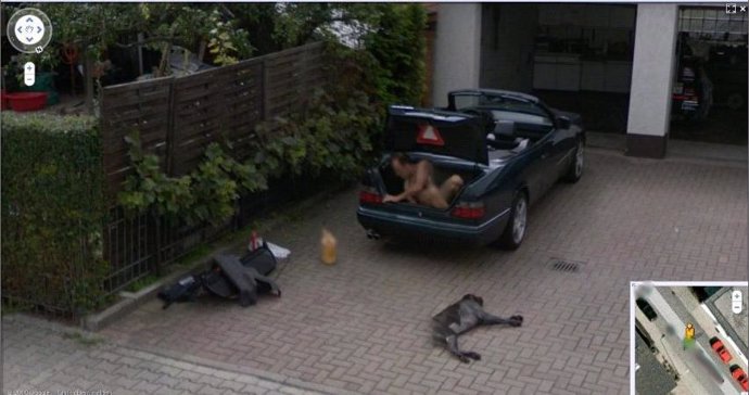 La imagen de un hombre desnudo aparece en Google Street View, en Alemania