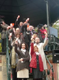 Diversas instituciones extremeñas participan en un acto en Cáceres contra la Violencia de Género