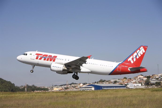 Avión de TAM modelo A320