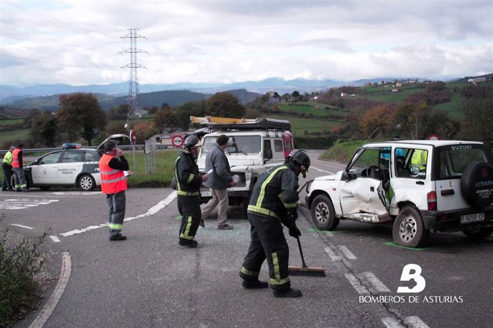 Accidente de tráfico en Tineo