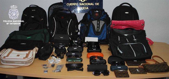 Objetos incautados en la operación