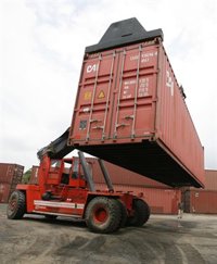 Las exportaciones cántabras crecen un 22,6% hasta septiembre, casi seis puntos por encima de la media