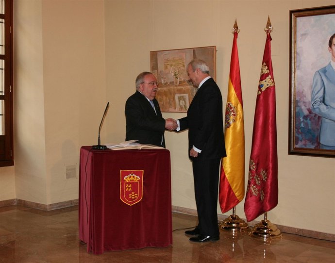 Valcárcel preside toma de posesión de Mariano García Canales como presidente del